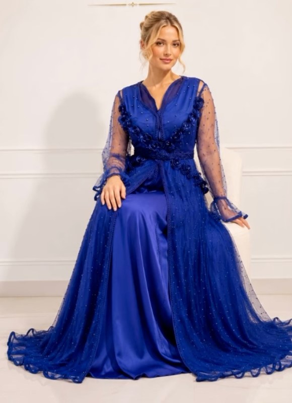 Robe bleu roi perlée